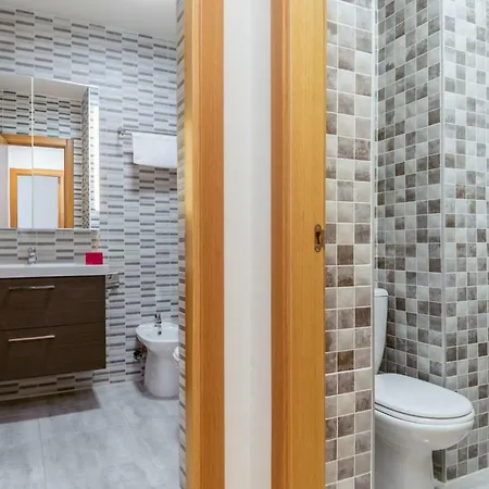 Homes Stylish Central Apartment