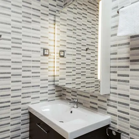 Homes Stylish Central *